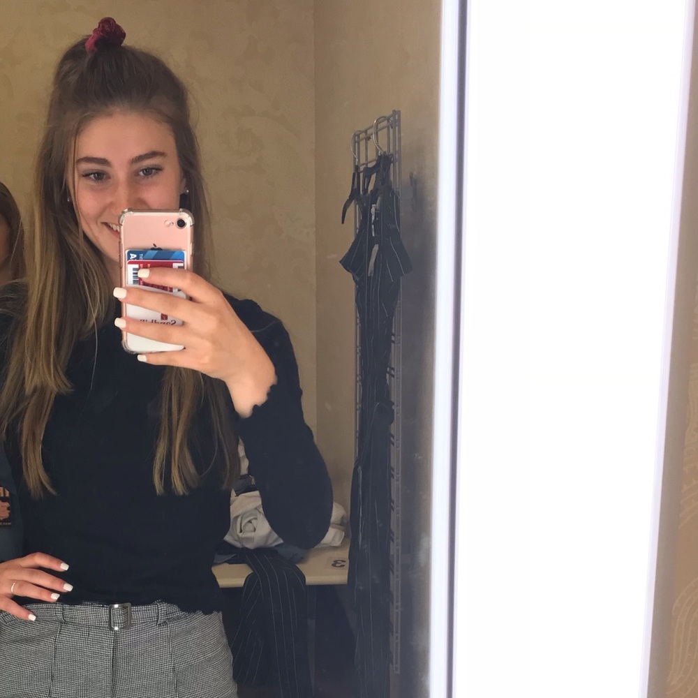 Meet your Posher, Naomi
